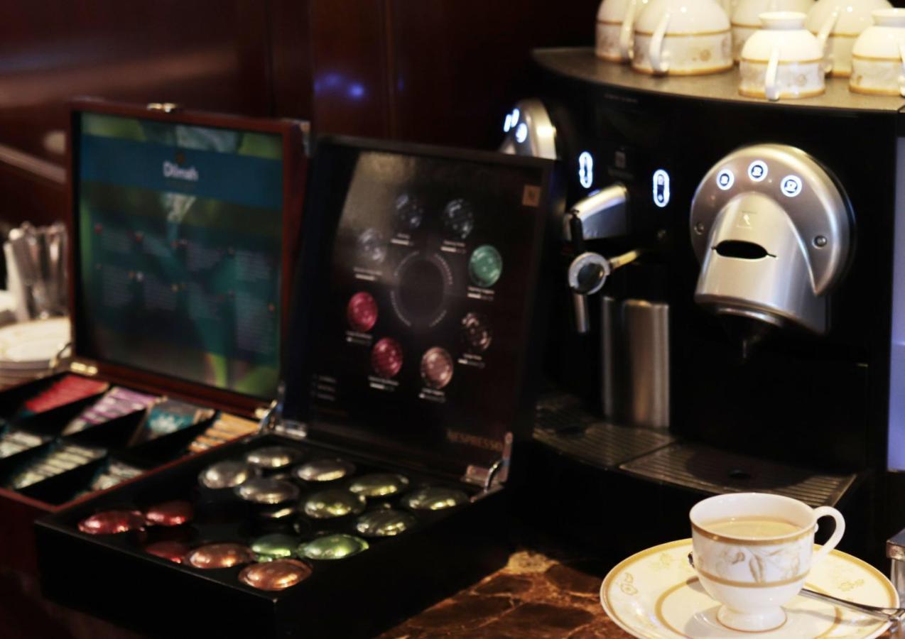 Marco Polo Hongkong Hotel Ngoại thất bức ảnh A Nespresso machine
