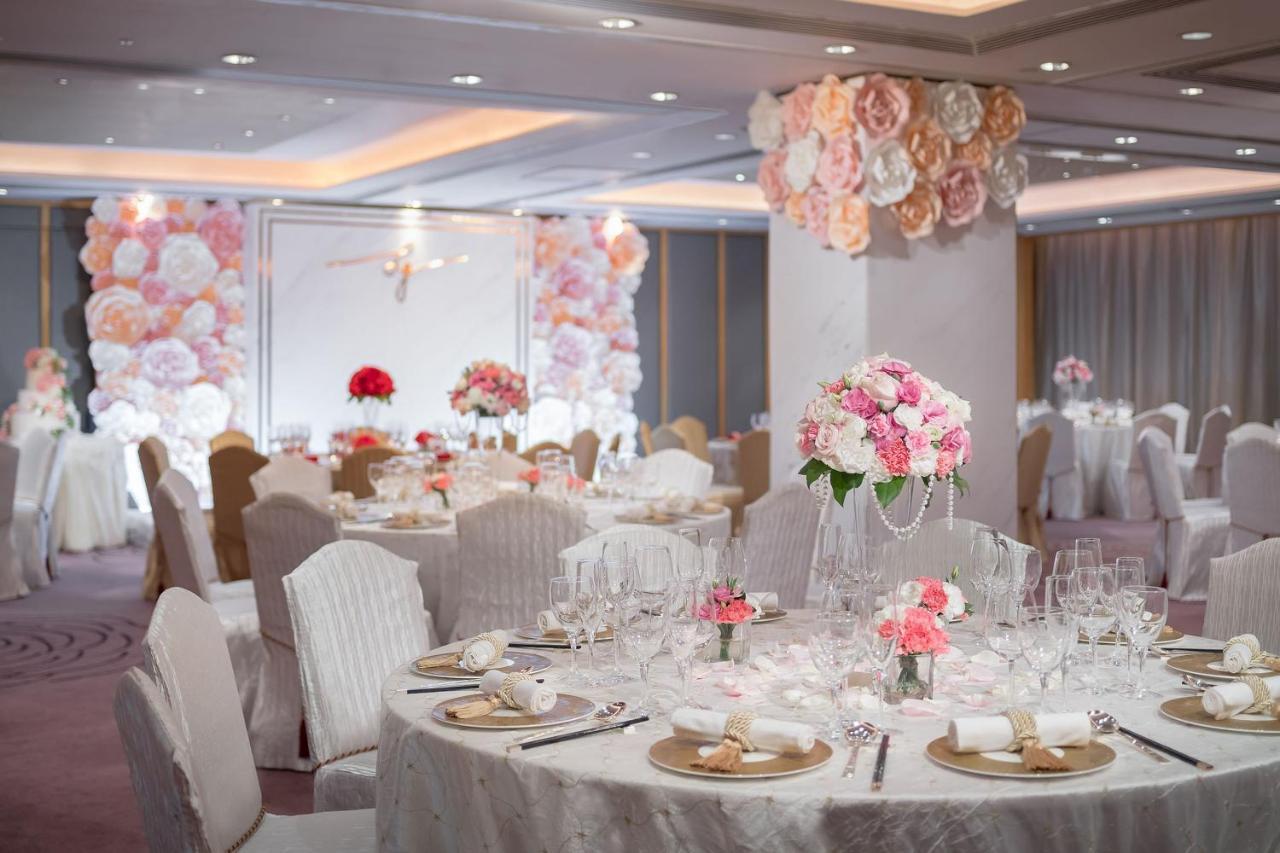 Marco Polo Hongkong Hotel Ngoại thất bức ảnh Wedding reception at the Mandarin Oriental, Hong Kong