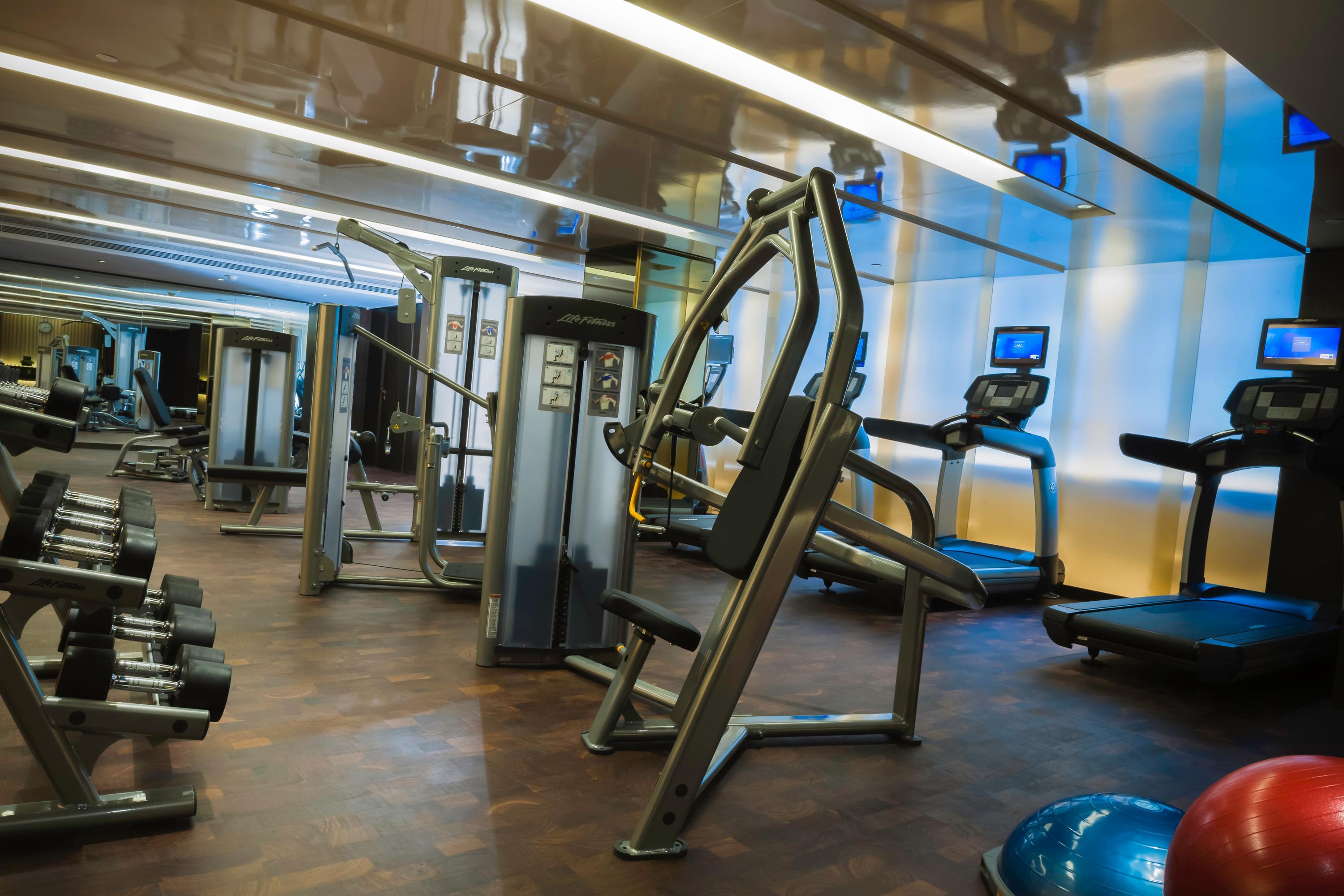 Marco Polo Hongkong Hotel Ngoại thất bức ảnh The gym at the Mandarin Oriental, Munich