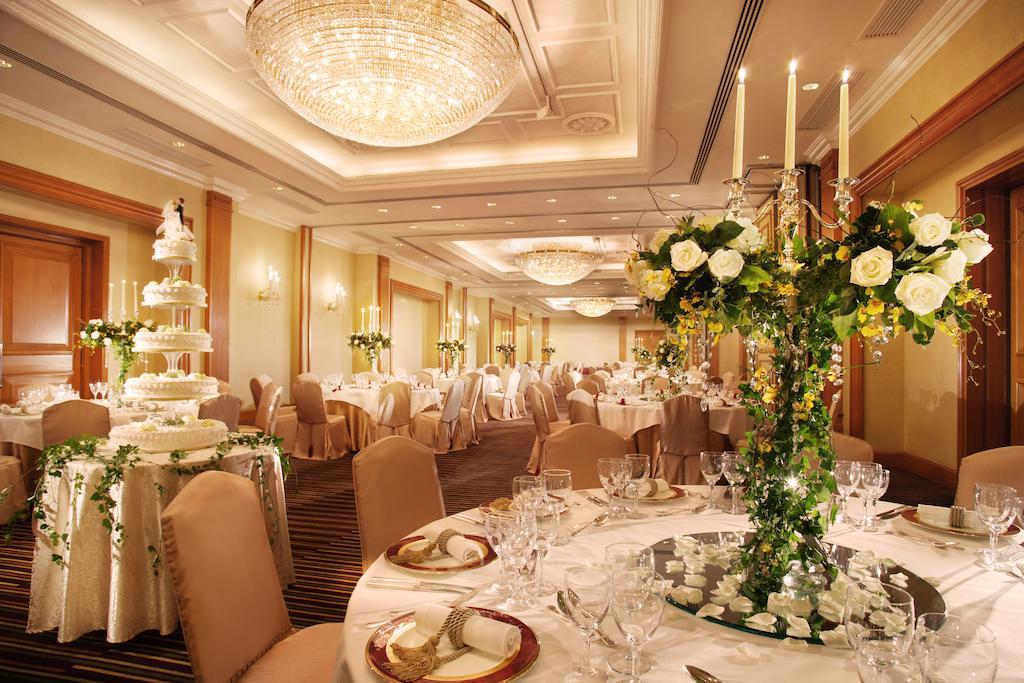 Marco Polo Hongkong Hotel Nhà hàng bức ảnh Wedding reception at the InterContinental London
